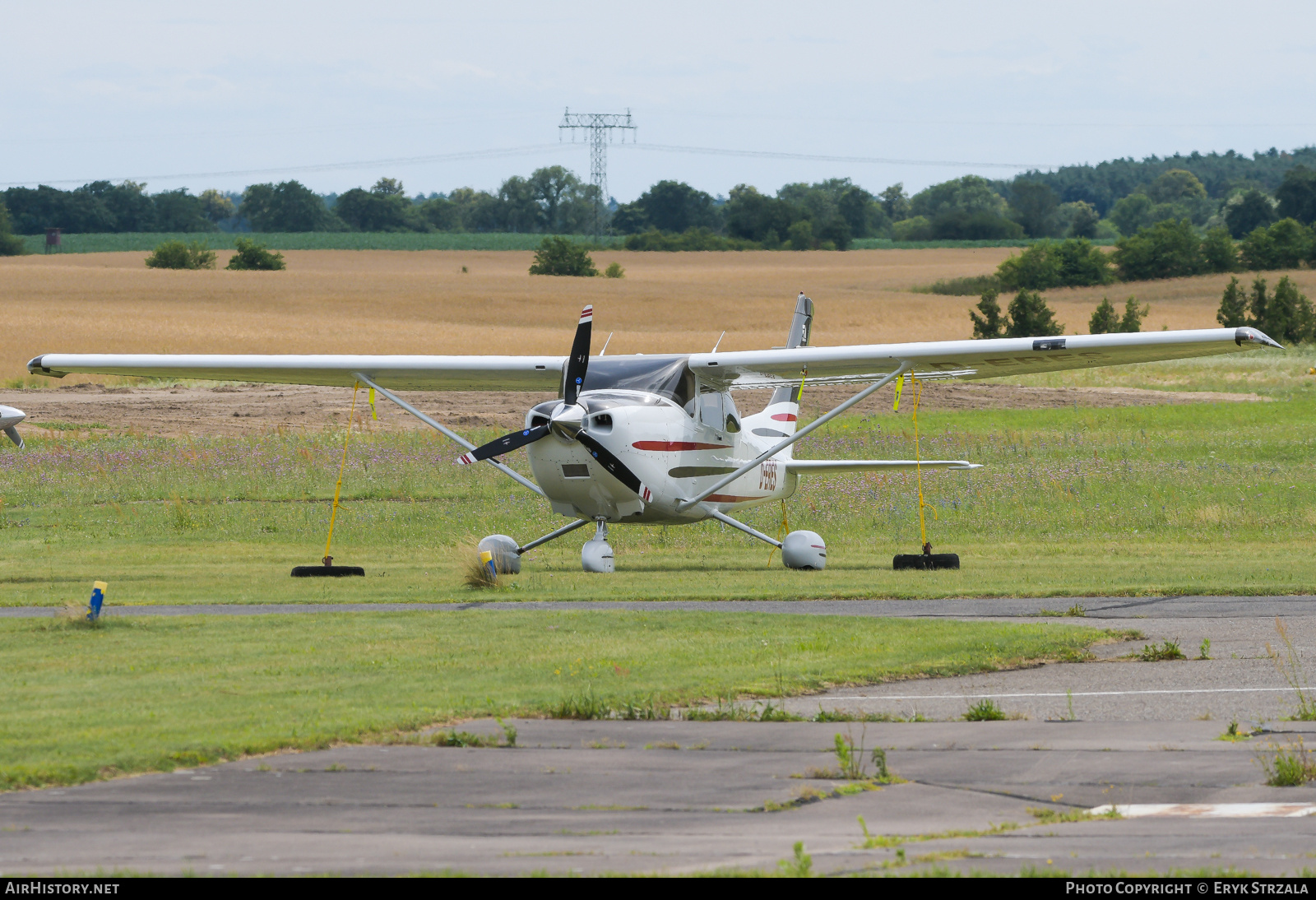 Aircraft Photo of D-ERES | Cessna 182T Skylane | AirHistory.net #762444