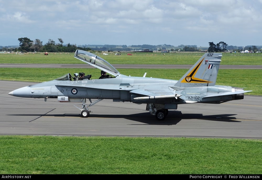 Aircraft Photo of A21-102 | McDonnell Douglas F/A-18B Hornet | Australia - Air Force | AirHistory.net #762577