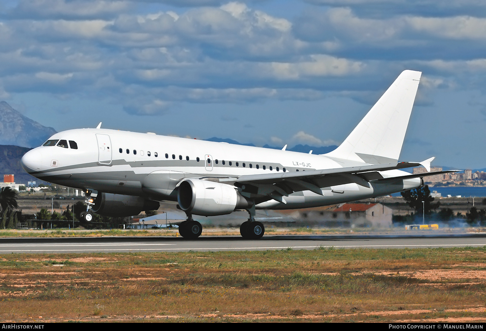 Aircraft Photo of LX-GJC | Airbus ACJ318 (A318-112/CJ) | AirHistory.net #762646