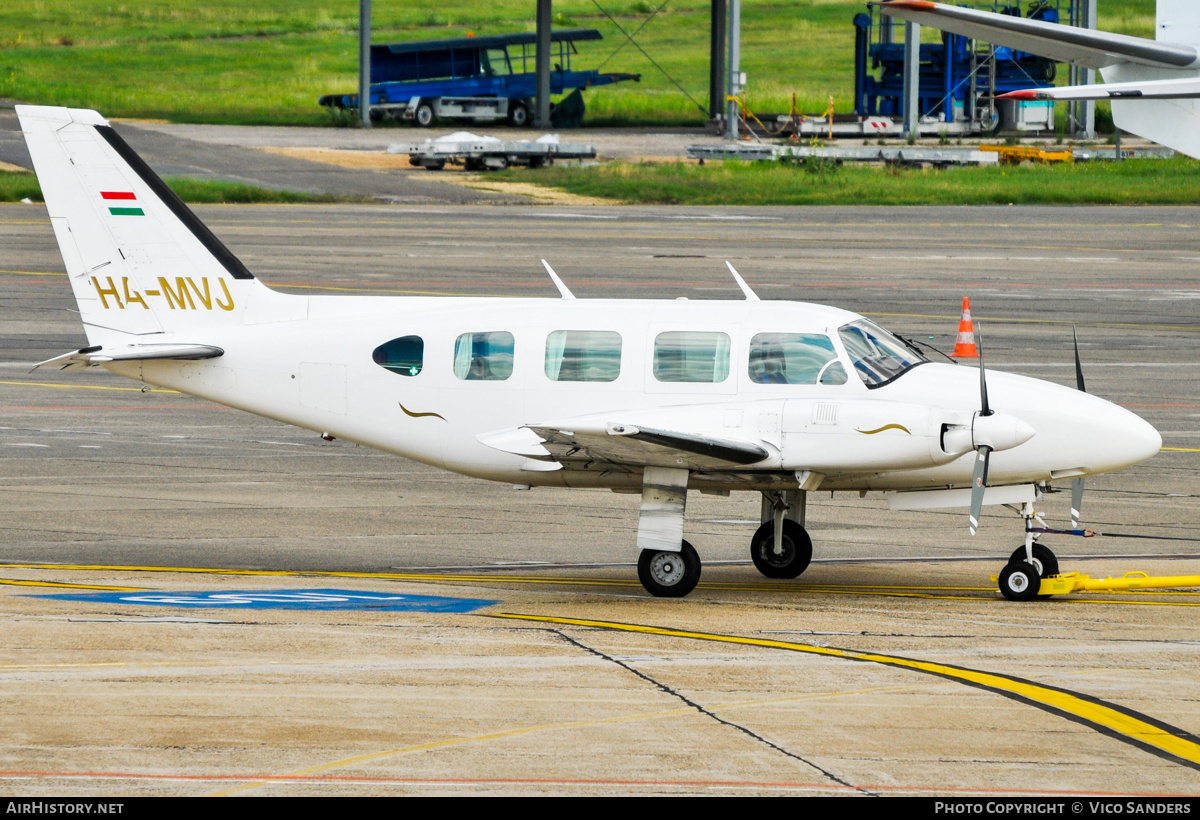 Aircraft Photo of HA-MVJ | Piper PA-31-310 Navajo B | AirHistory.net #762677