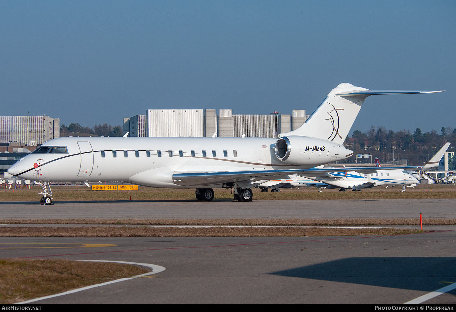Aircraft Photo of M-MMAS | Bombardier Global Express XRS (BD-700-1A10) | AirHistory.net #762697