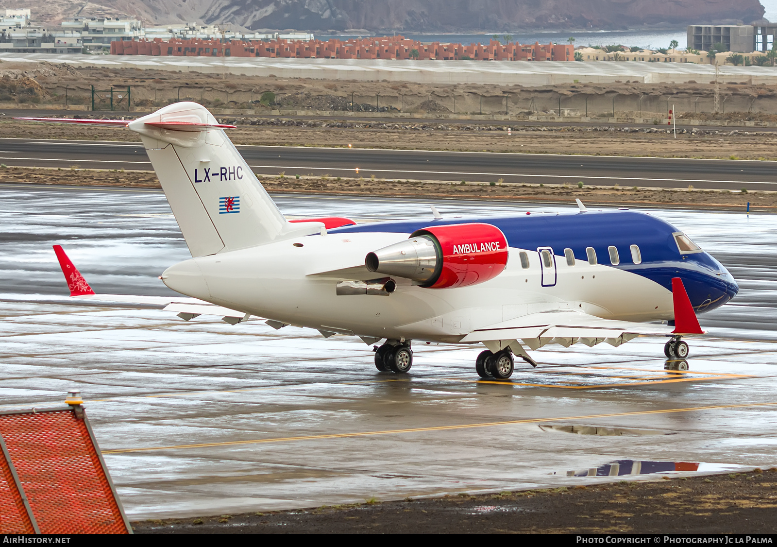 Aircraft Photo of LX-RHC | Bombardier Challenger 605 (CL-600-2B16) | LAR - Luxembourg Air Rescue | AirHistory.net #762750