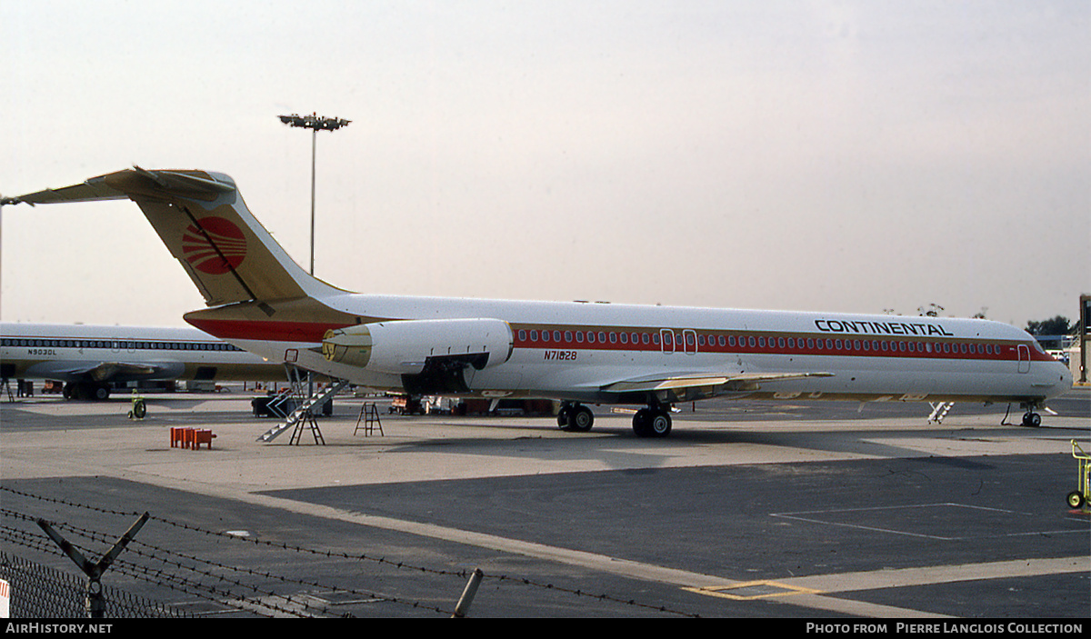 Aircraft Photo of N71828 | McDonnell Douglas MD-82 (DC-9-82) | Continental Airlines | AirHistory.net #762839