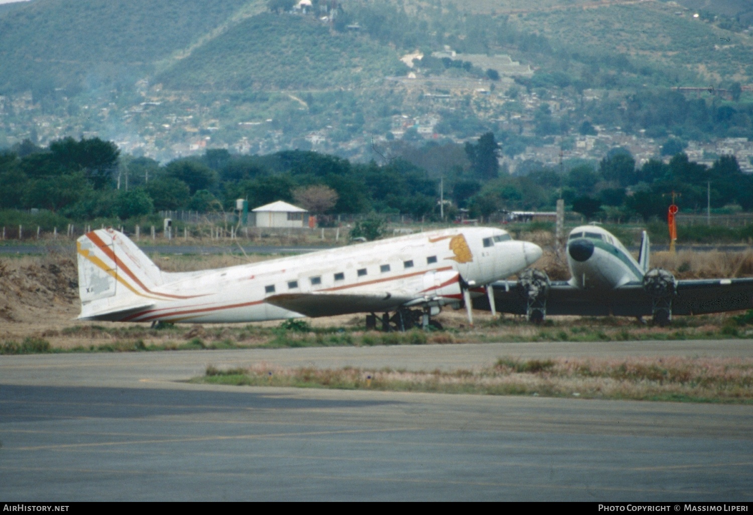 Aircraft Photo of XA-JOI | Douglas DC-3A-454 | Aerolíneas de Monte Albán | AirHistory.net #763002