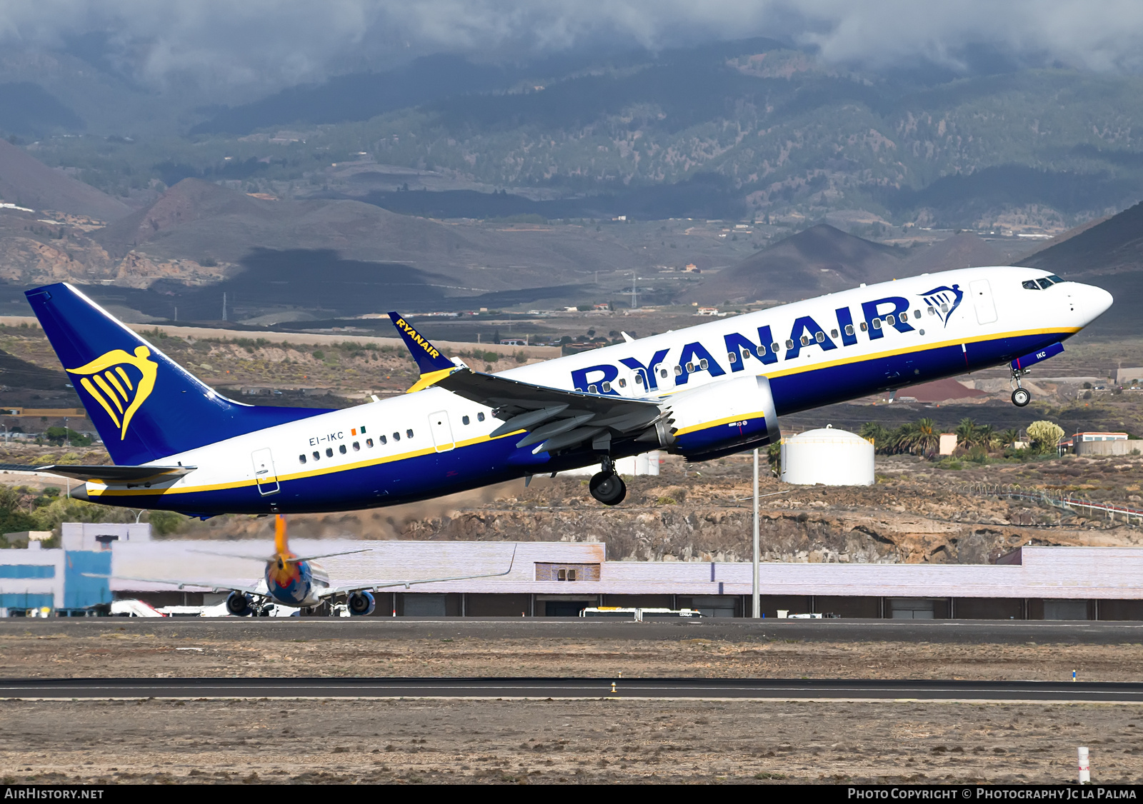 Aircraft Photo of EI-IKC | Boeing 737-8200 Max 200 | Ryanair | AirHistory.net #763025