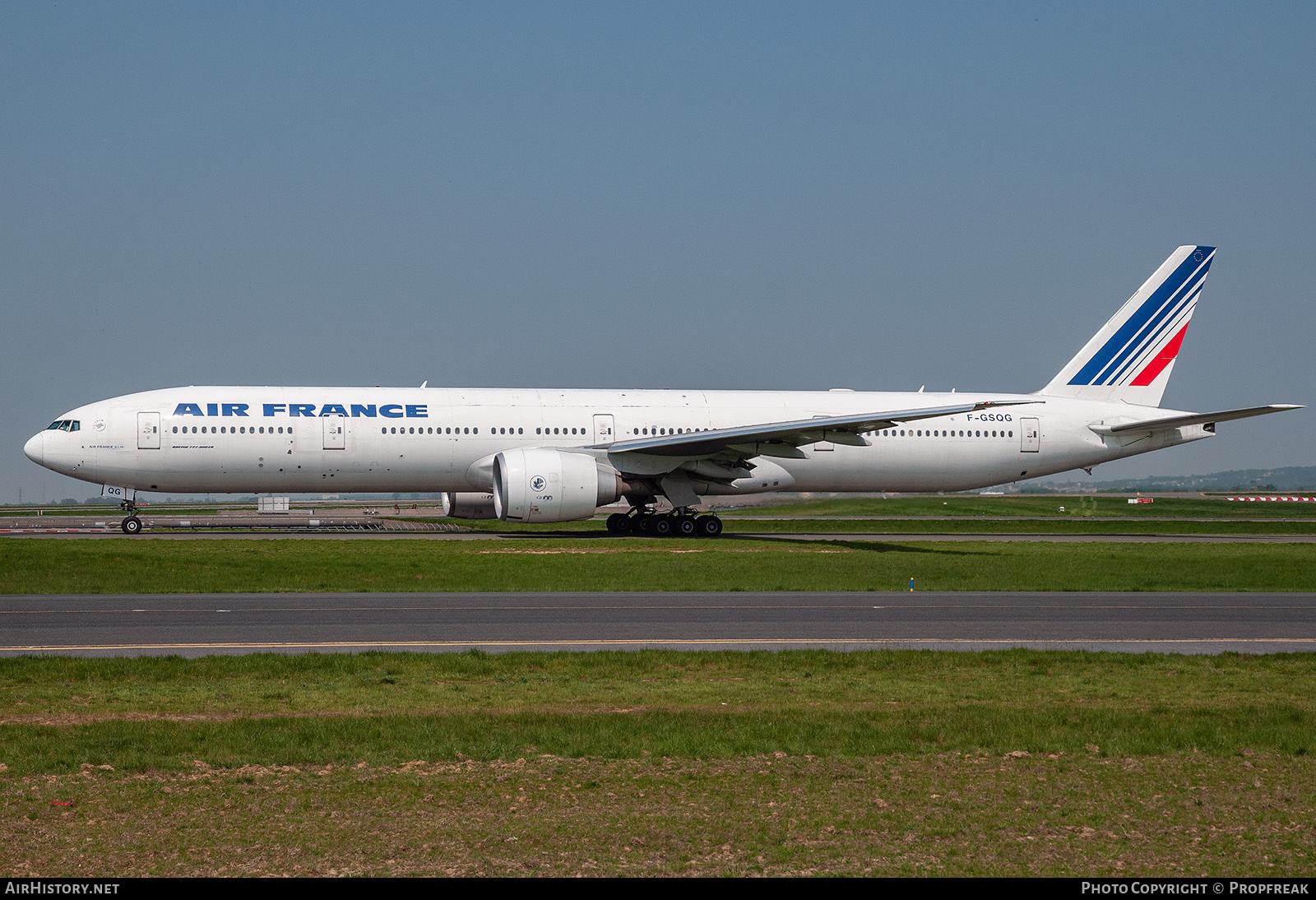 Aircraft Photo of F-GSQG | Boeing 777-328/ER | Air France | AirHistory.net #763061