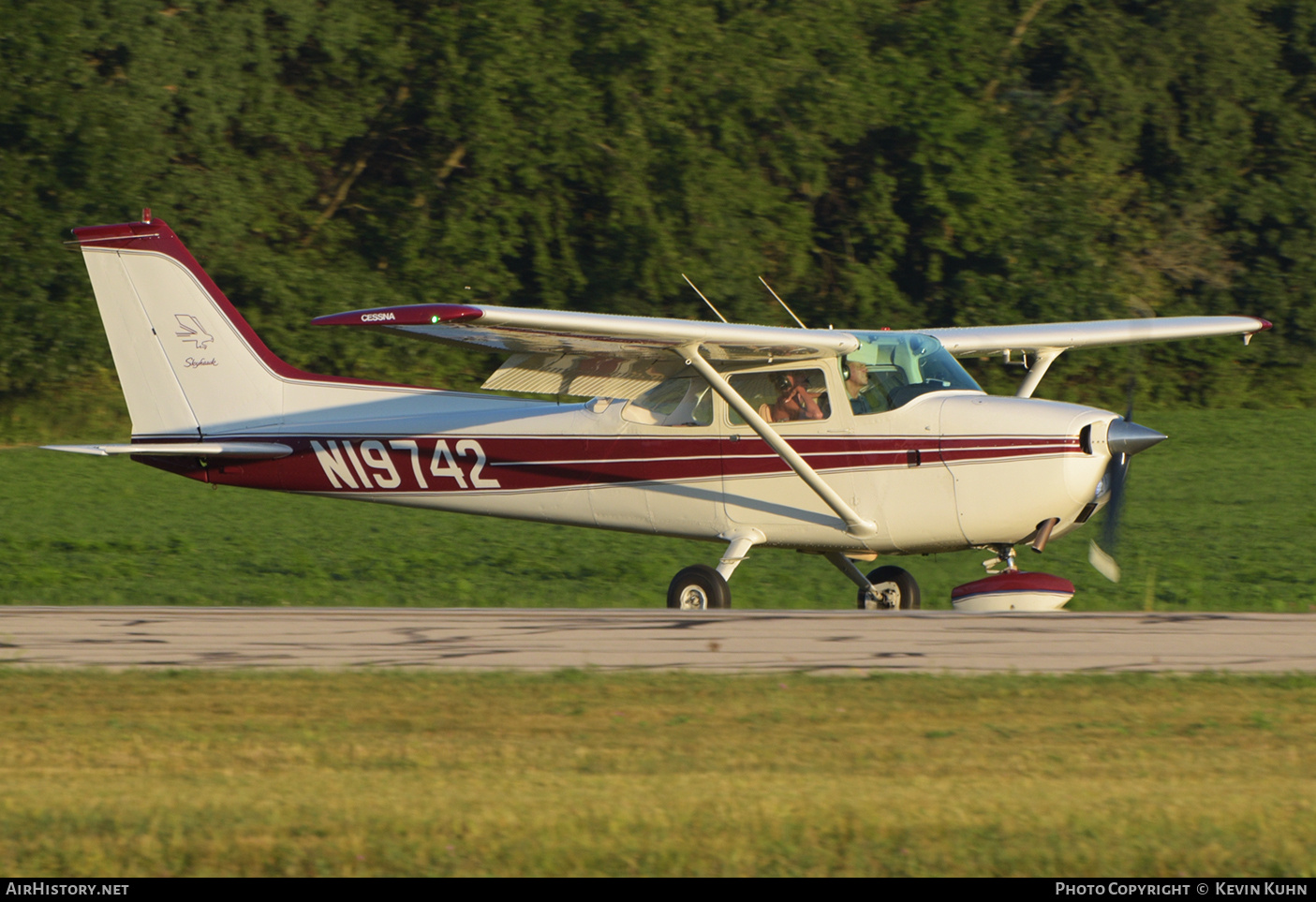 Aircraft Photo of N19742 | Cessna 172L Skyhawk | AirHistory.net #763405