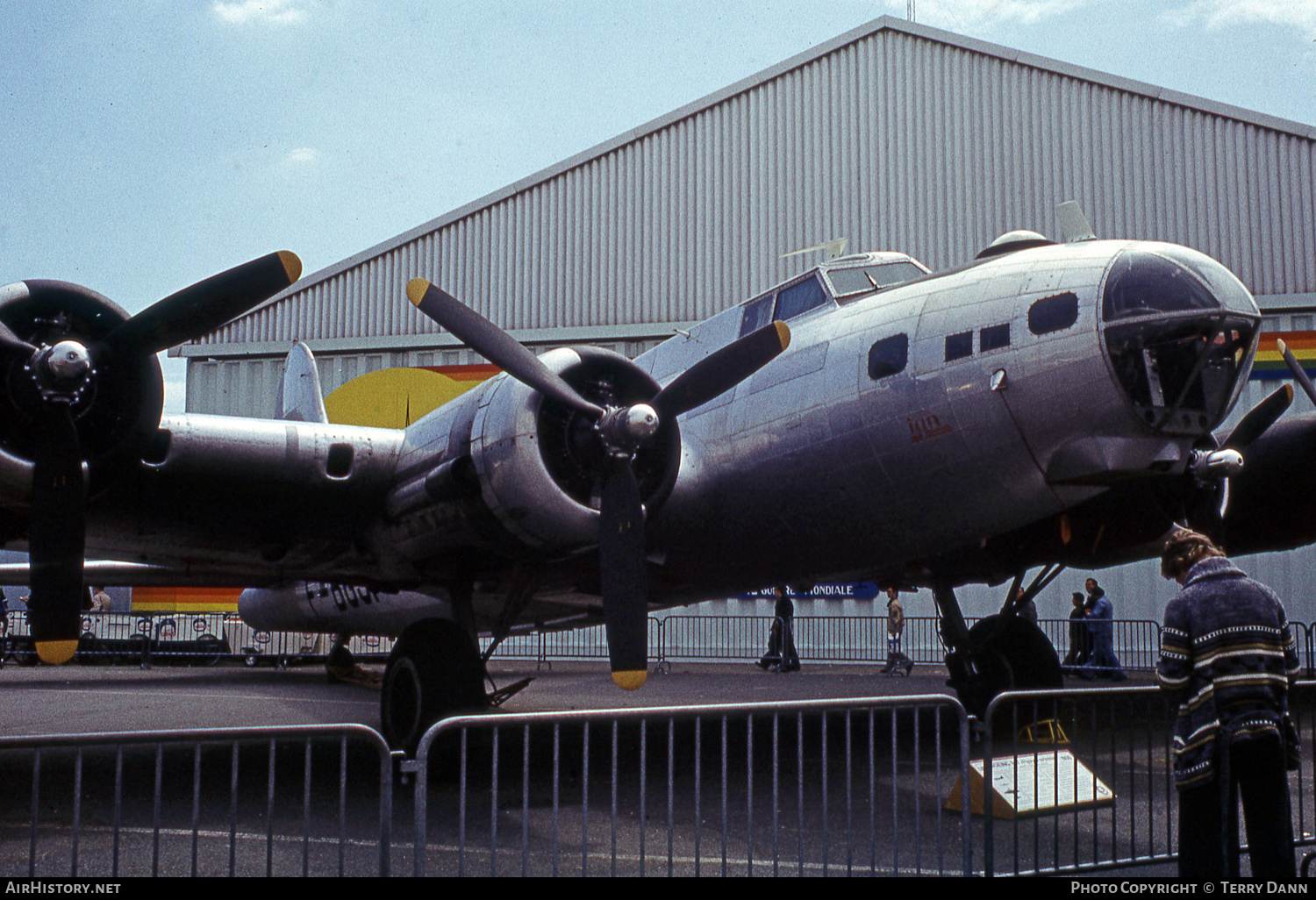 Aircraft Photo of F-BGSP | Boeing B-17G Flying Fortress | IGN - Institut Géographique National | AirHistory.net #763515