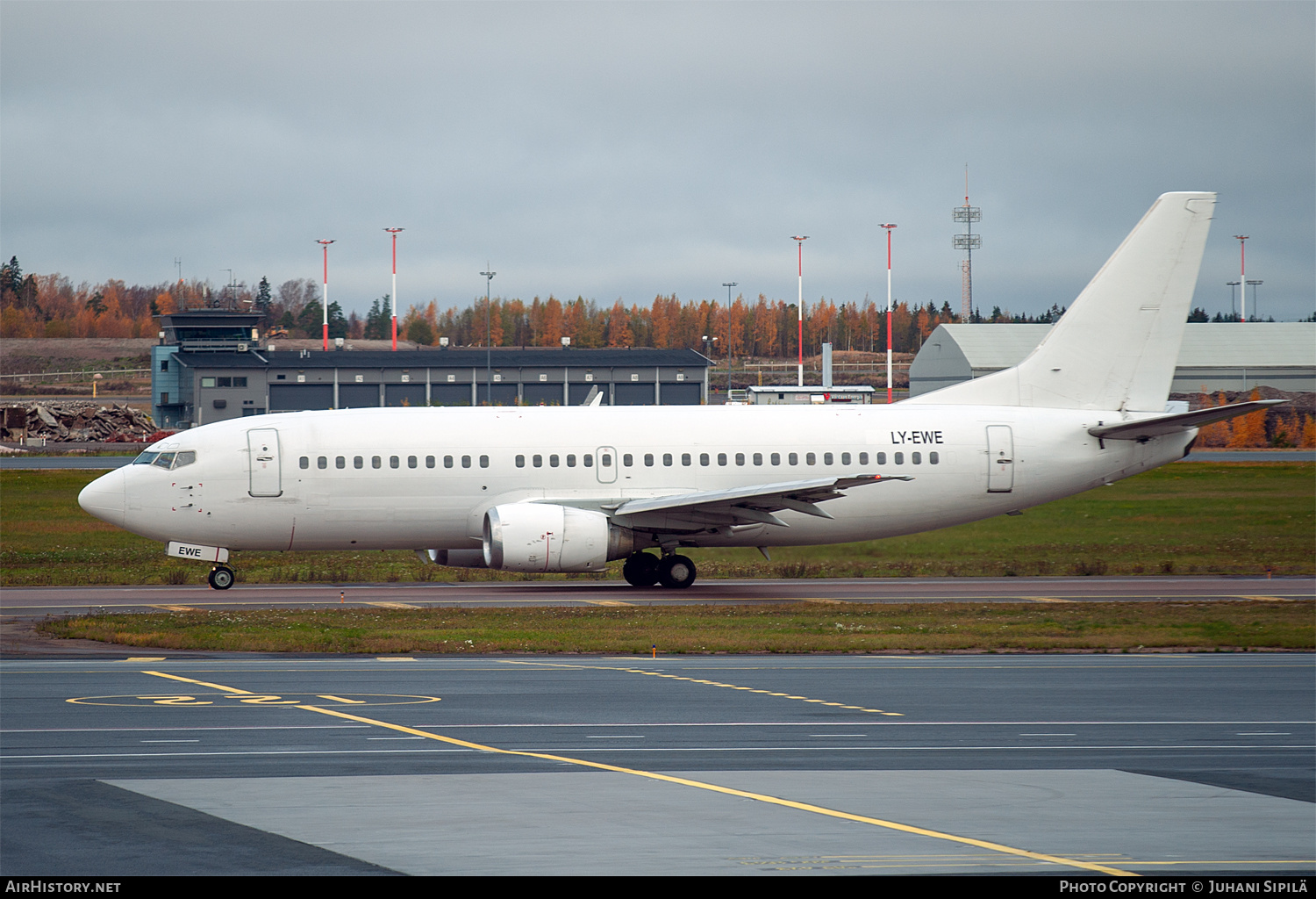 Aircraft Photo of LY-EWE | Boeing 737-33R | AirHistory.net #763535