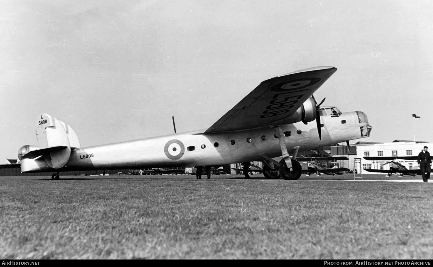 Aircraft Photo of L5808 | Bristol 130 Bombay I | UK - Air Force | AirHistory.net #763598