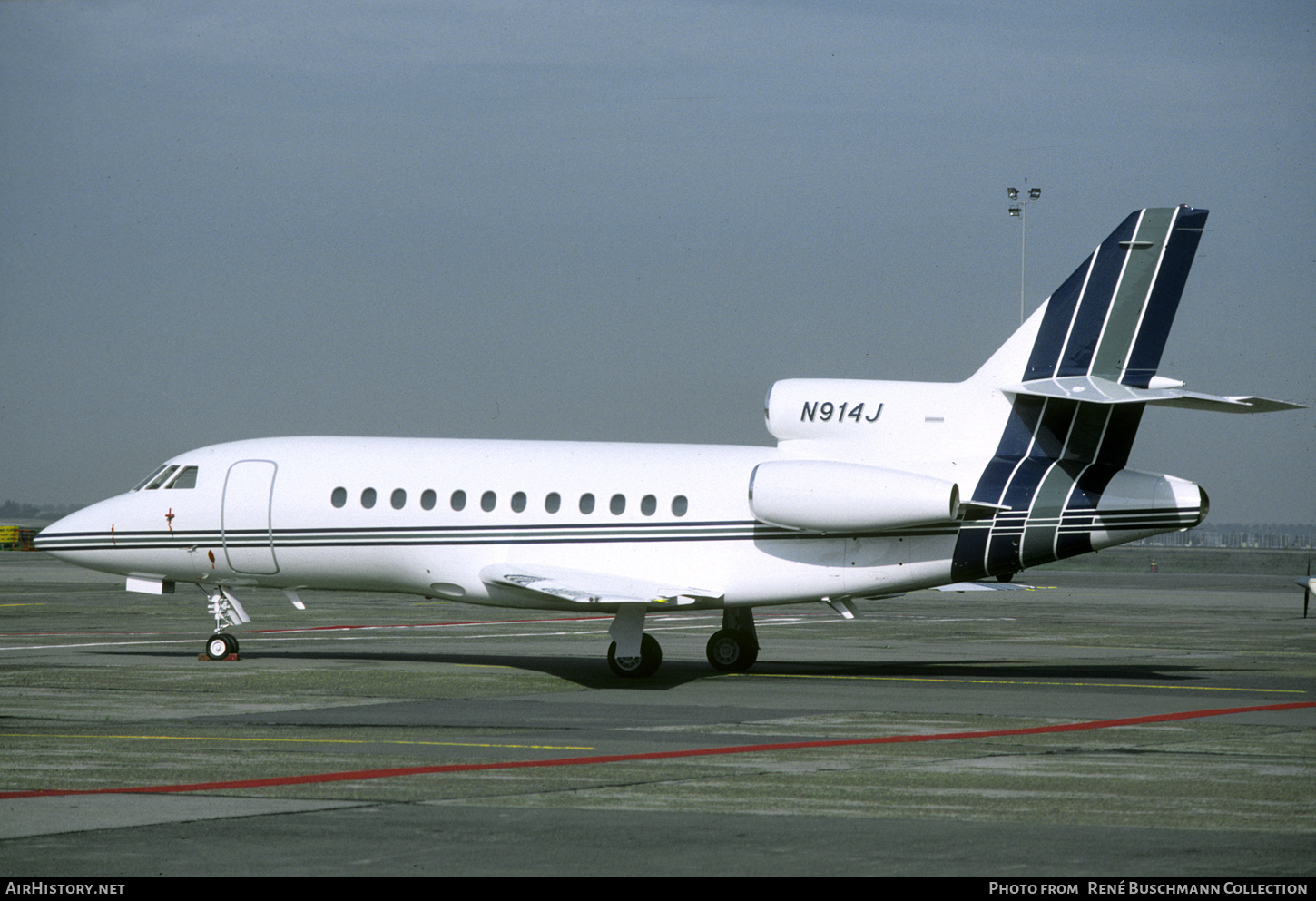 Aircraft Photo of N914J | Dassault Falcon 900B | AirHistory.net #763720