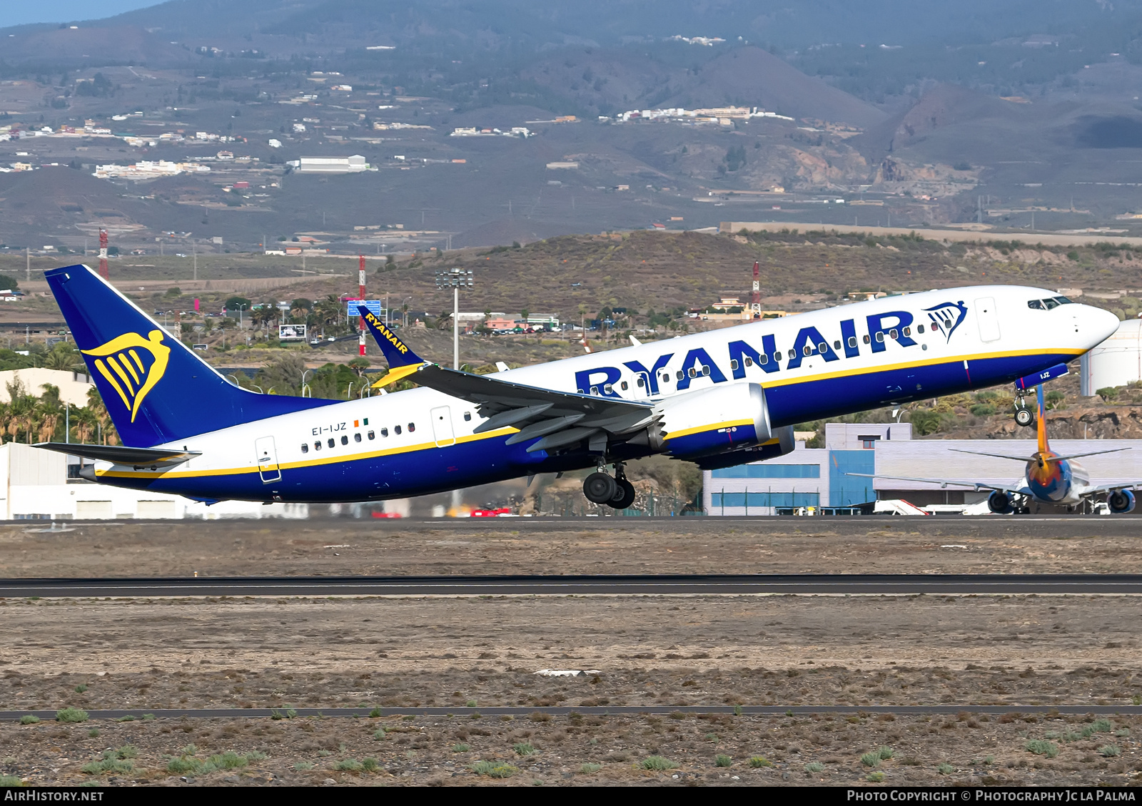Aircraft Photo of EI-IJZ | Boeing 737-8200 Max 200 | Ryanair | AirHistory.net #763728