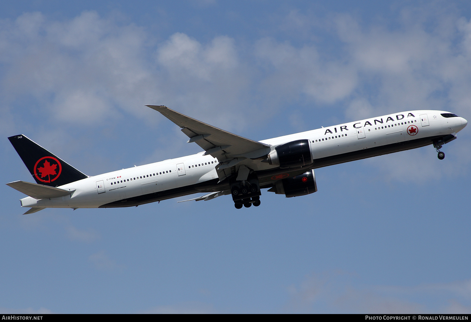 Aircraft Photo of C-FIVW | Boeing 777-333/ER | Air Canada | AirHistory.net #763759