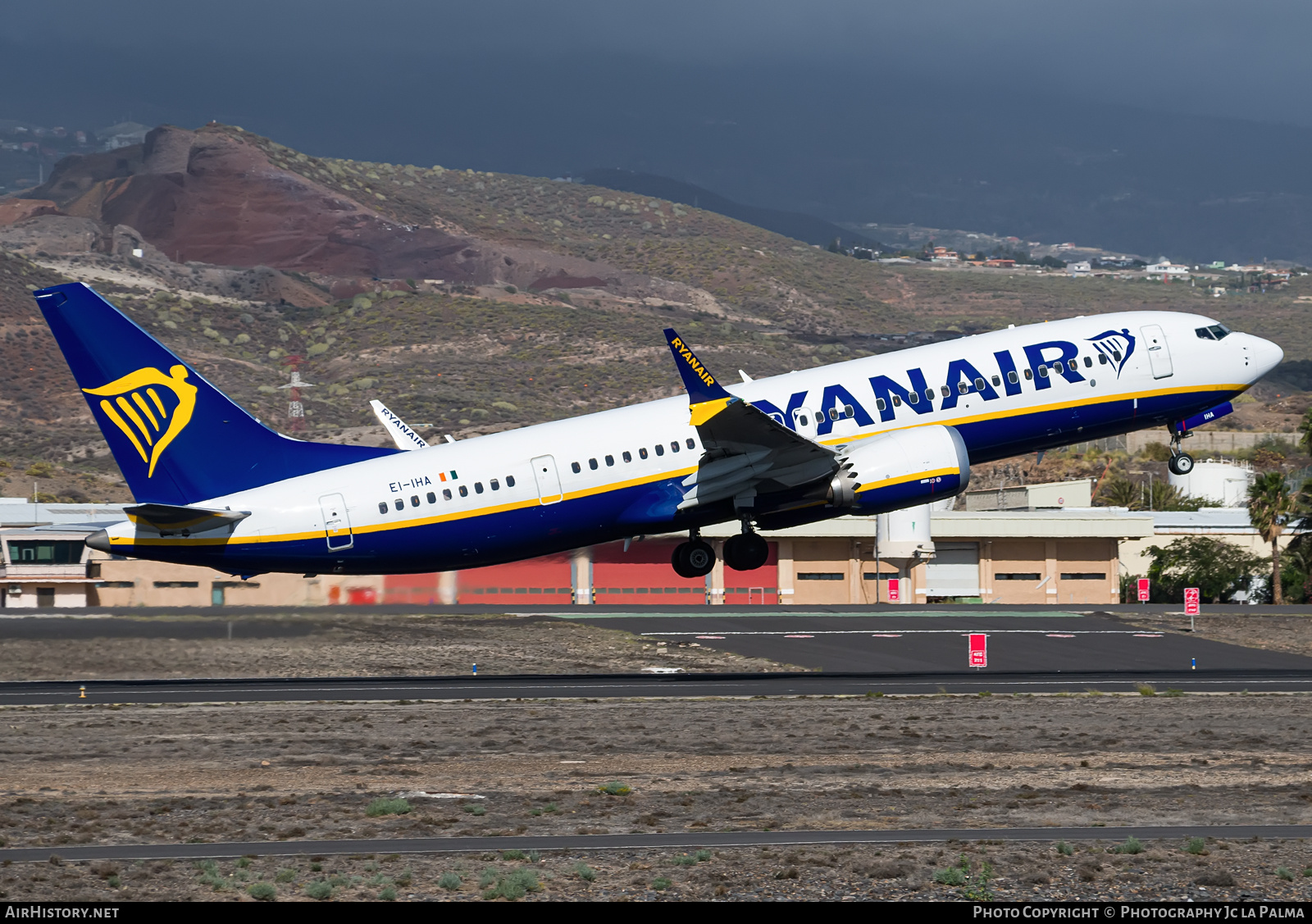 Aircraft Photo of EI-IHA | Boeing 737-8200 Max 200 | Ryanair | AirHistory.net #763978