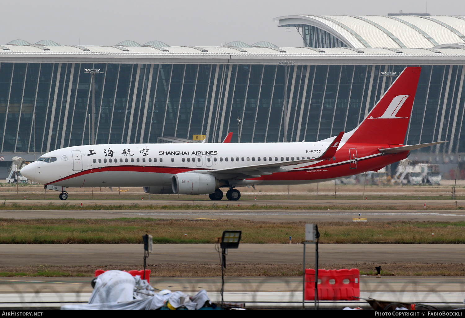 Aircraft Photo of B-5722 | Boeing 737-89P | Shanghai Airlines | AirHistory.net #763983