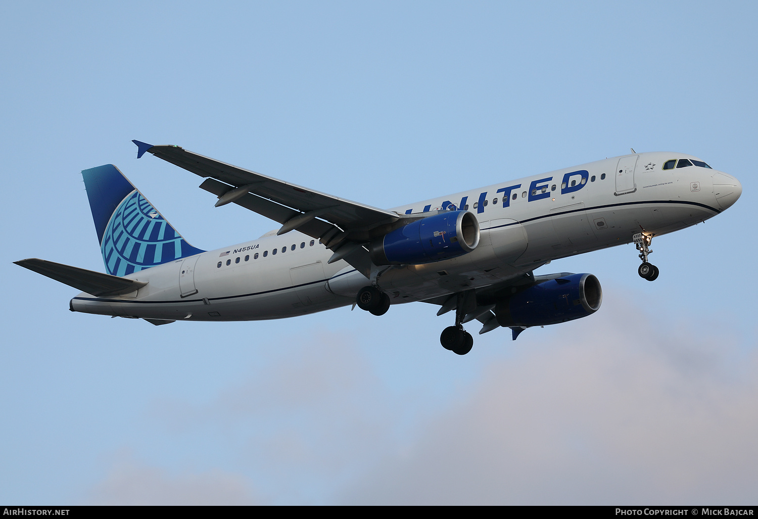Aircraft Photo of N455UA | Airbus A320-232 | United Airlines | AirHistory.net #763986