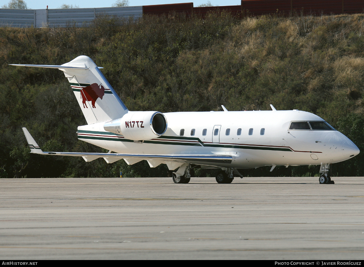 Aircraft Photo of N17TZ | Bombardier Challenger 604 (CL-600-2B16) | AirHistory.net #764204