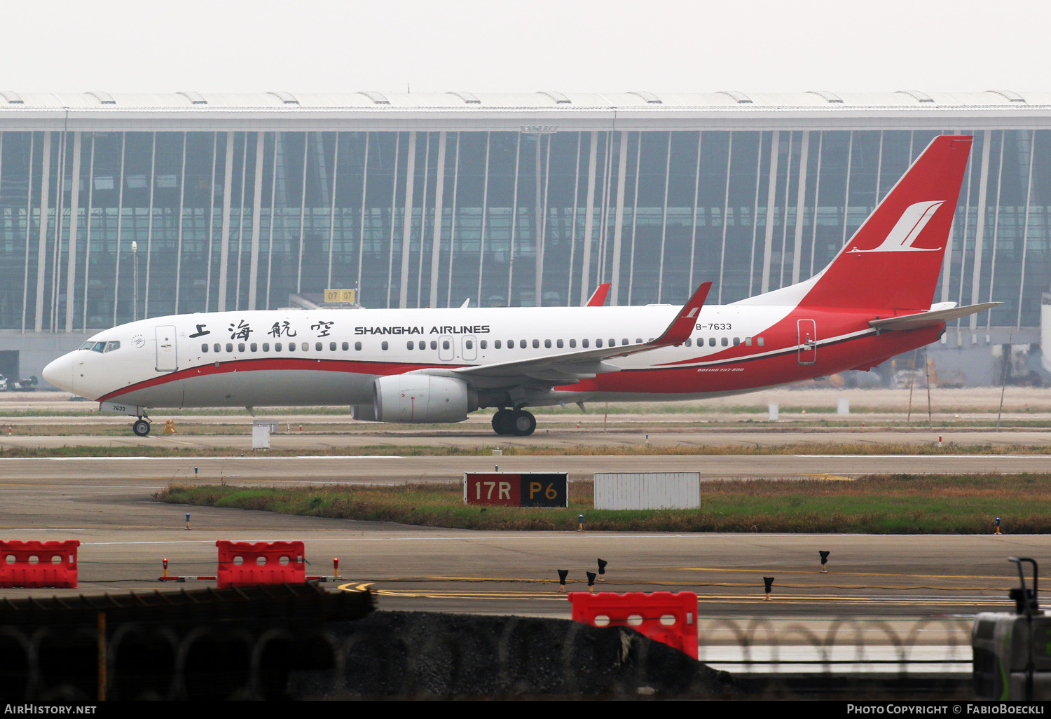 Aircraft Photo of B-7633 | Boeing 737-89P | Shanghai Airlines | AirHistory.net #764305