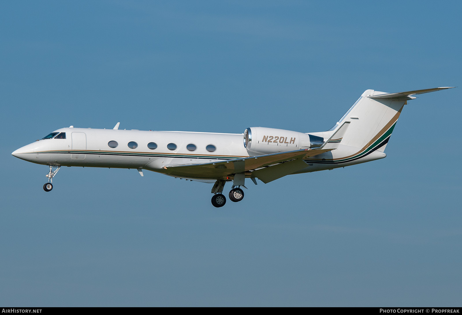 Aircraft Photo of N220LH | Gulfstream Aerospace G-IV Gulfstream IV | AirHistory.net #764336