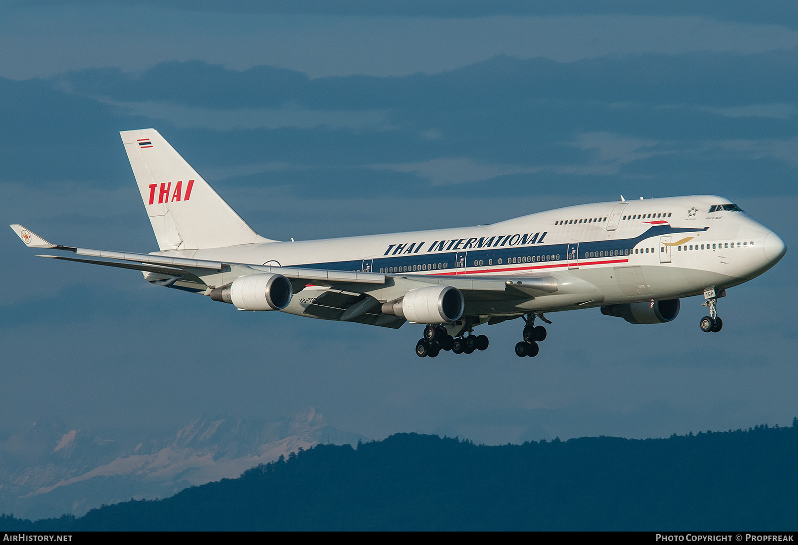 Aircraft Photo of HS-TGP | Boeing 747-4D7 | Thai Airways International | AirHistory.net #764339
