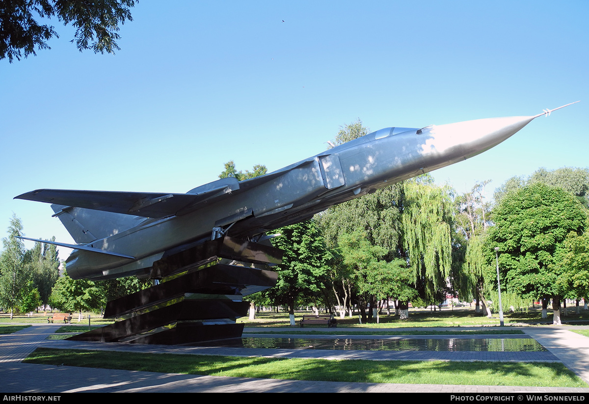 Aircraft Photo of No Reg | Sukhoi Su-24M | AirHistory.net #764482