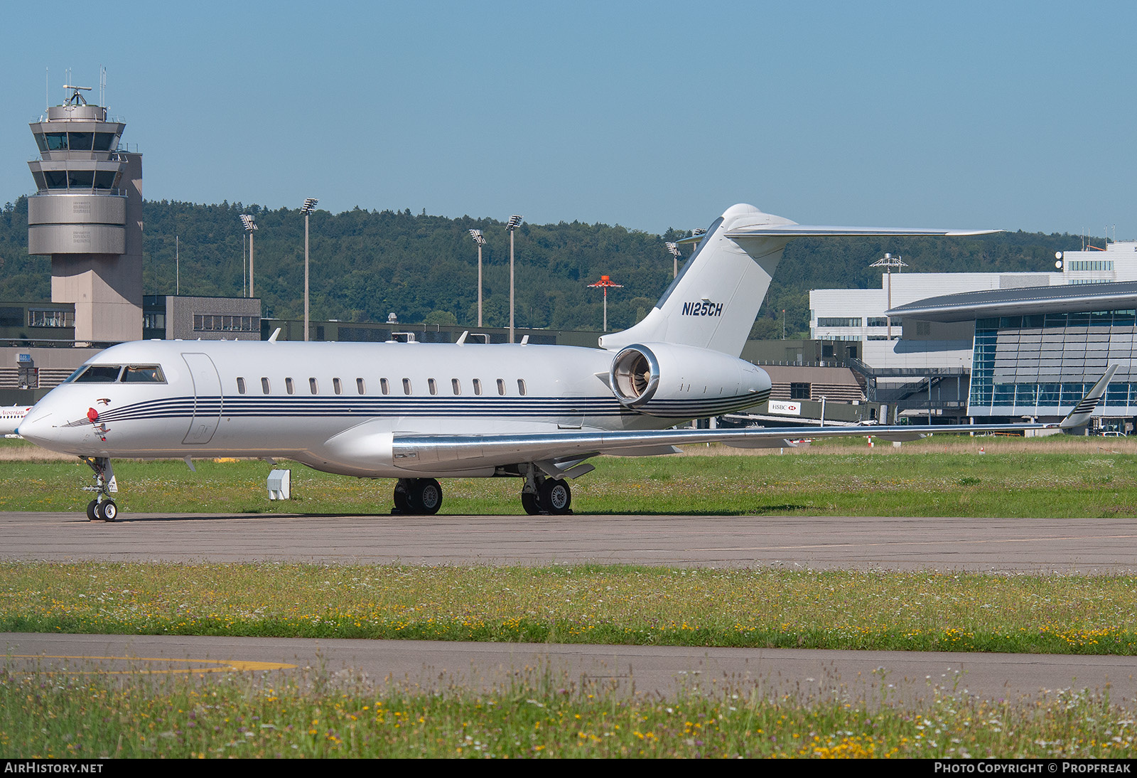 Aircraft Photo of N125CH | Bombardier Global Express (BD-700-1A10) | AirHistory.net #764571