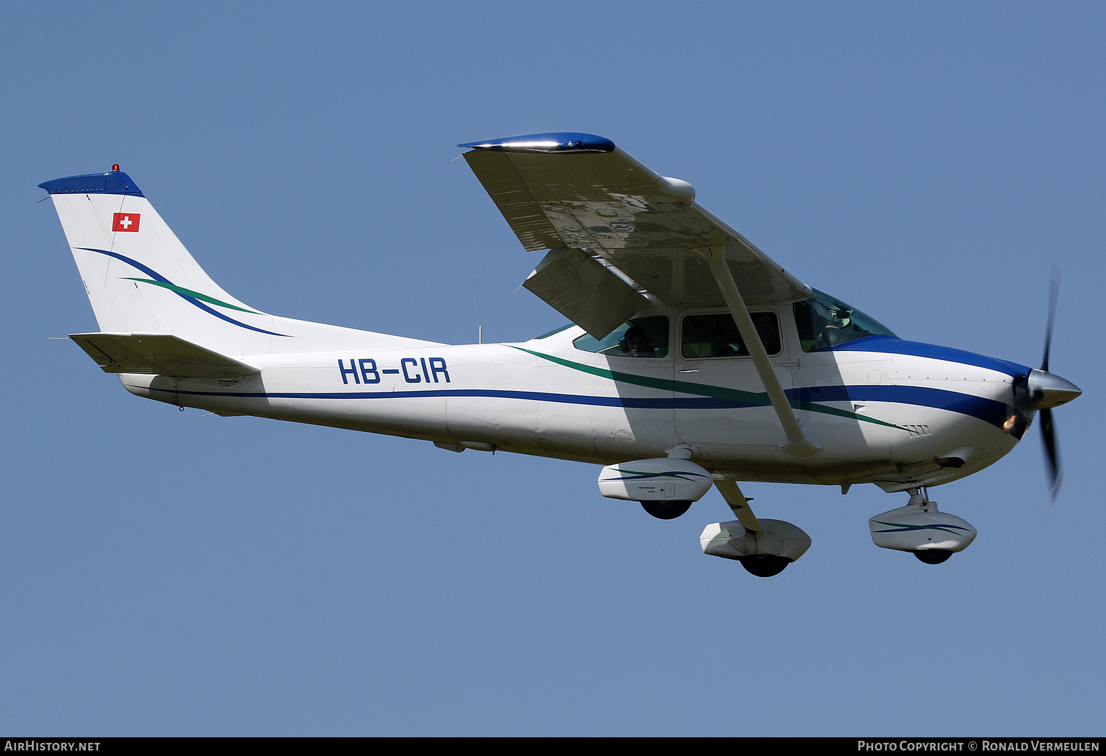 Aircraft Photo of HB-CIR | Cessna 182Q Skylane | AirHistory.net #764614