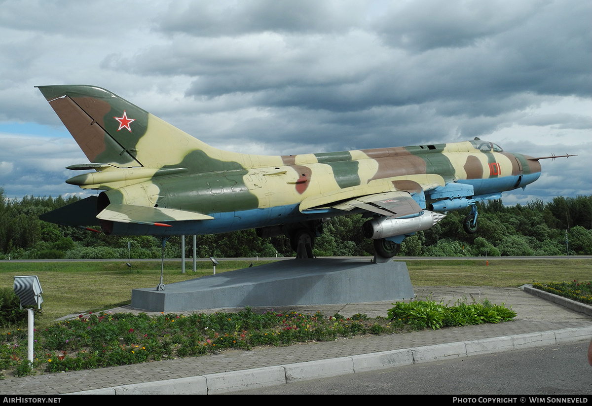 Aircraft Photo of 101 red | Sukhoi Su-17M | Soviet Union - Air Force | AirHistory.net #764662