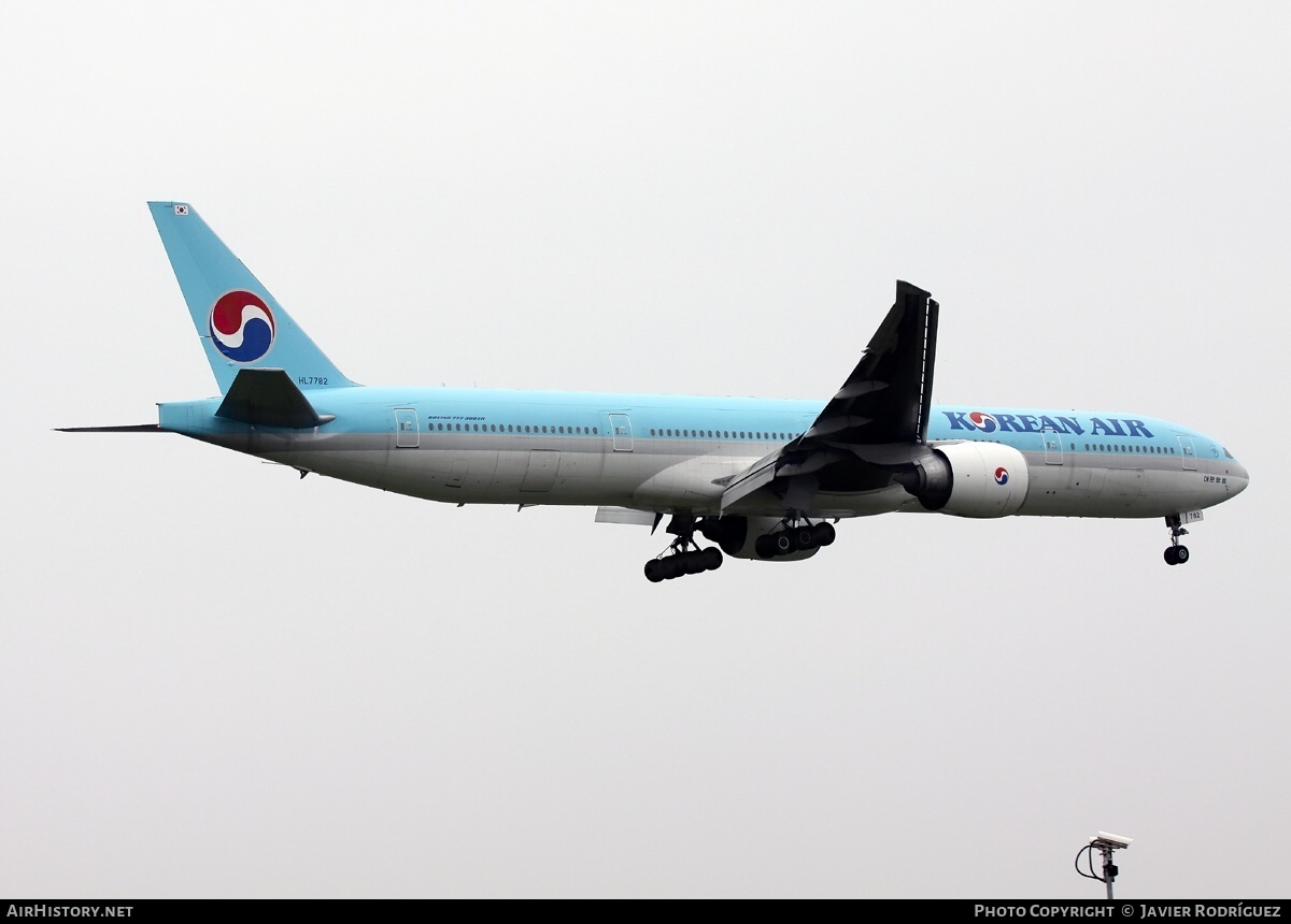 Aircraft Photo of HL7782 | Boeing 777-3B5/ER | Korean Air | AirHistory.net #764793