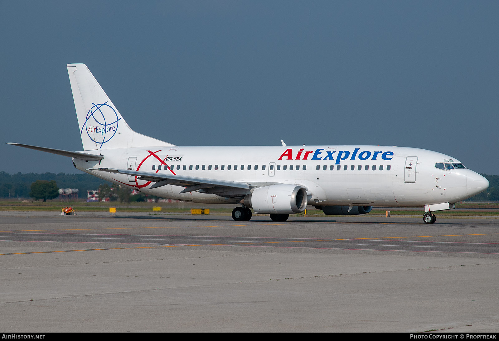 Aircraft Photo of OM-BEX | Boeing 737-382 | AirExplore - Axe | AirHistory.net #764859