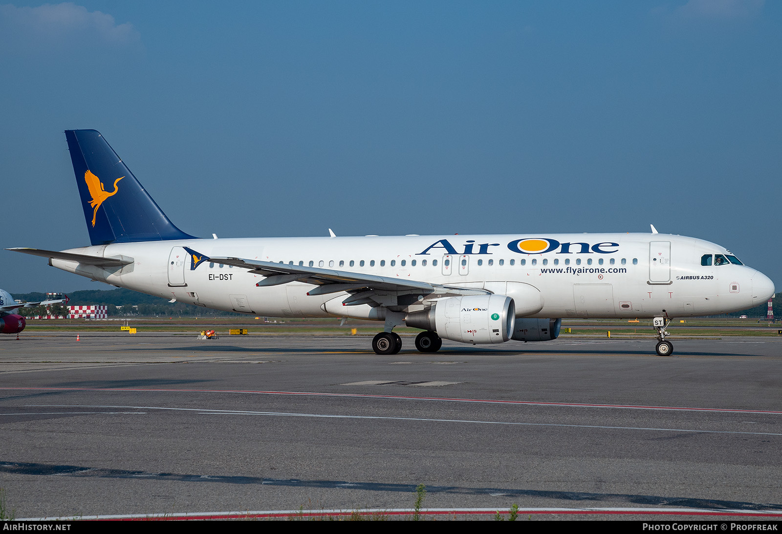 Aircraft Photo of EI-DST | Airbus A320-216 | Air One | AirHistory.net #764866