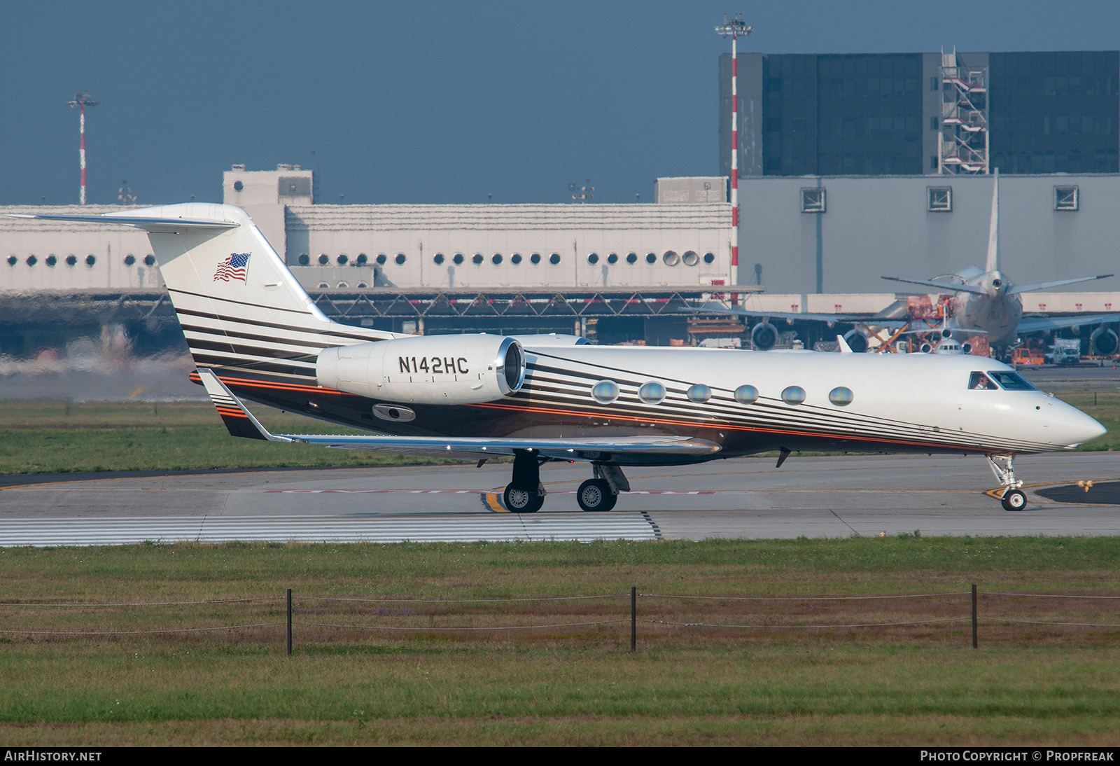 Aircraft Photo of N142HC | Gulfstream Aerospace G-IV-X Gulfstream G450 | AirHistory.net #764870