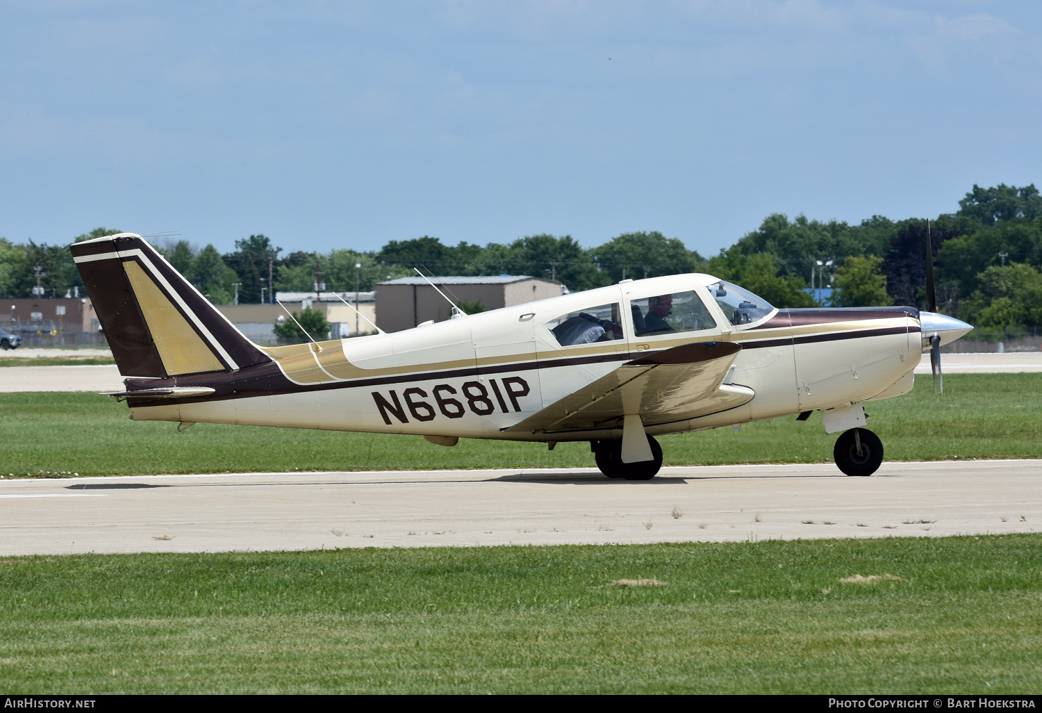 Aircraft Photo of N6681P | Piper PA-24-250 Comanche | AirHistory.net #764872