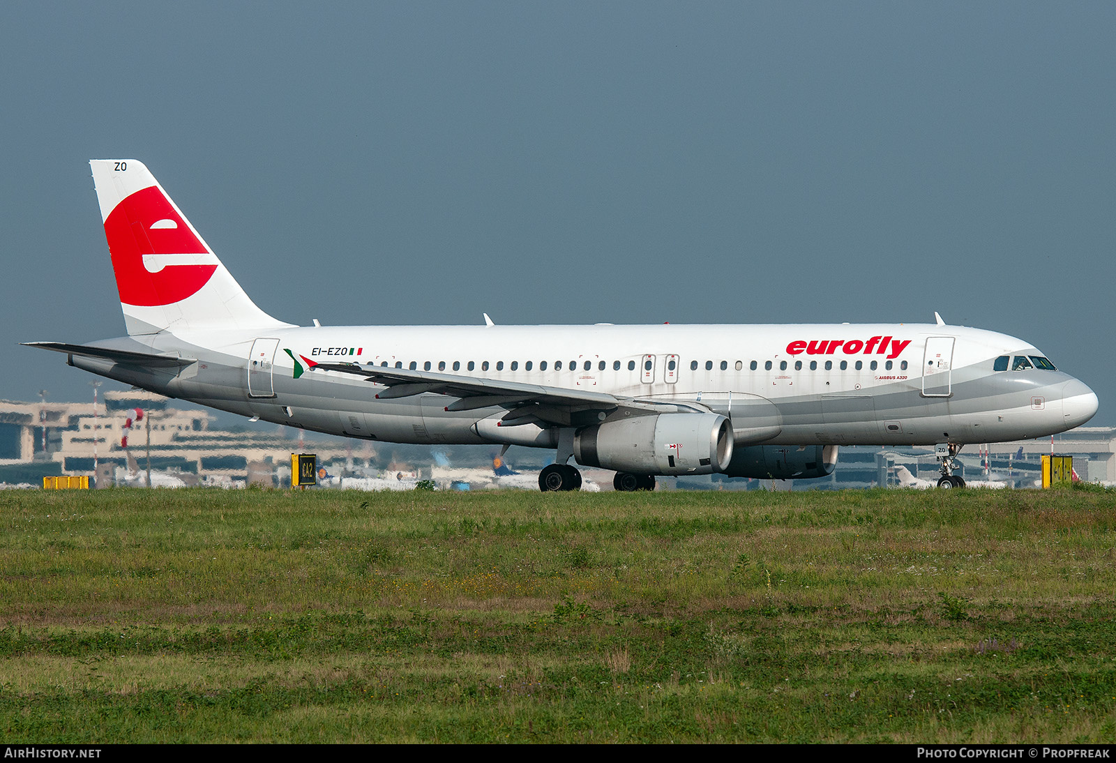 Aircraft Photo of EI-EZO | Airbus A320-232 | Eurofly | AirHistory.net #764878