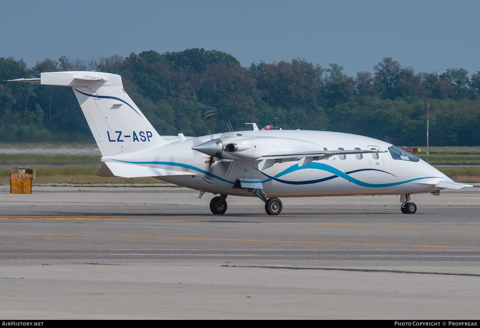 Aircraft Photo of LZ-ASP | Piaggio P-180 Avanti II | AirHistory.net #764924