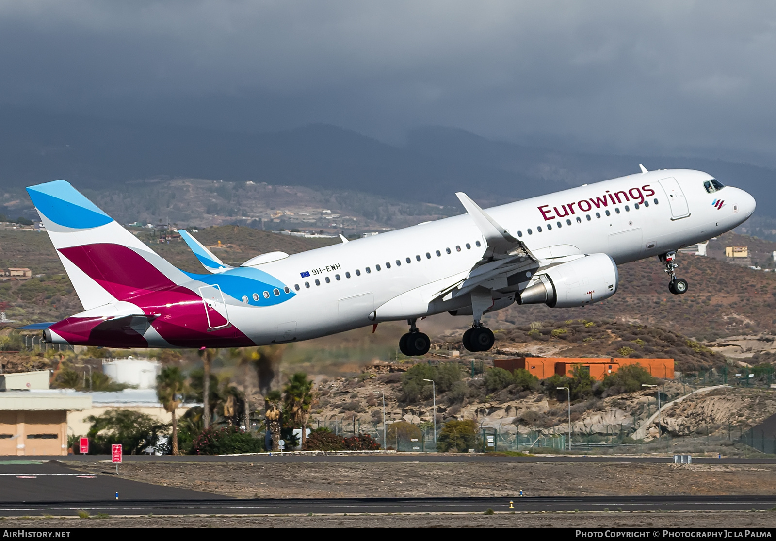 Aircraft Photo of 9H-EWH | Airbus A320-214 | Eurowings | AirHistory.net #764983
