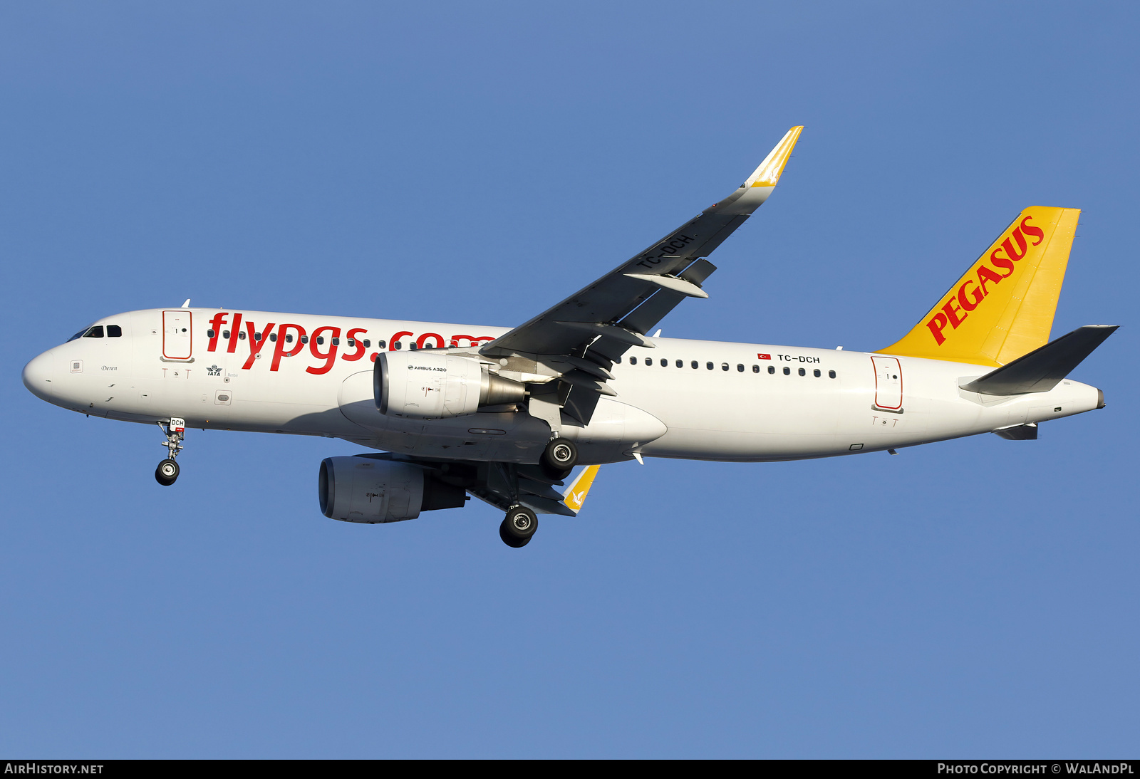 Aircraft Photo of TC-DCH | Airbus A320-214 | Pegasus Airlines | AirHistory.net #765030