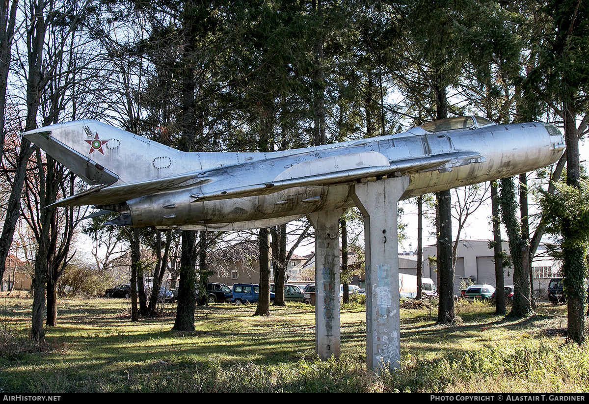Aircraft Photo of 933 | Mikoyan-Gurevich MiG-19PM | Bulgaria - Air Force | AirHistory.net #765095
