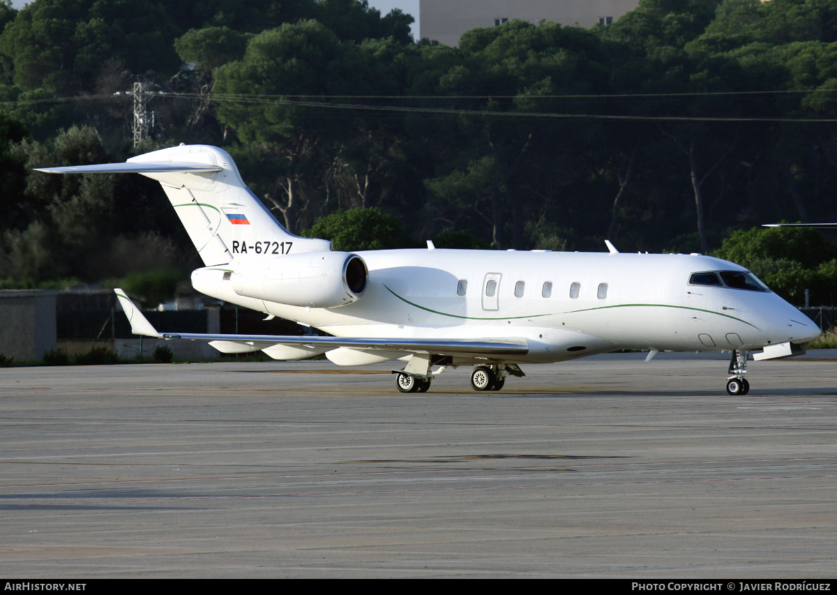 Aircraft Photo of RA-67217 | Bombardier Challenger 300 (BD-100-1A10) | AirHistory.net #765139