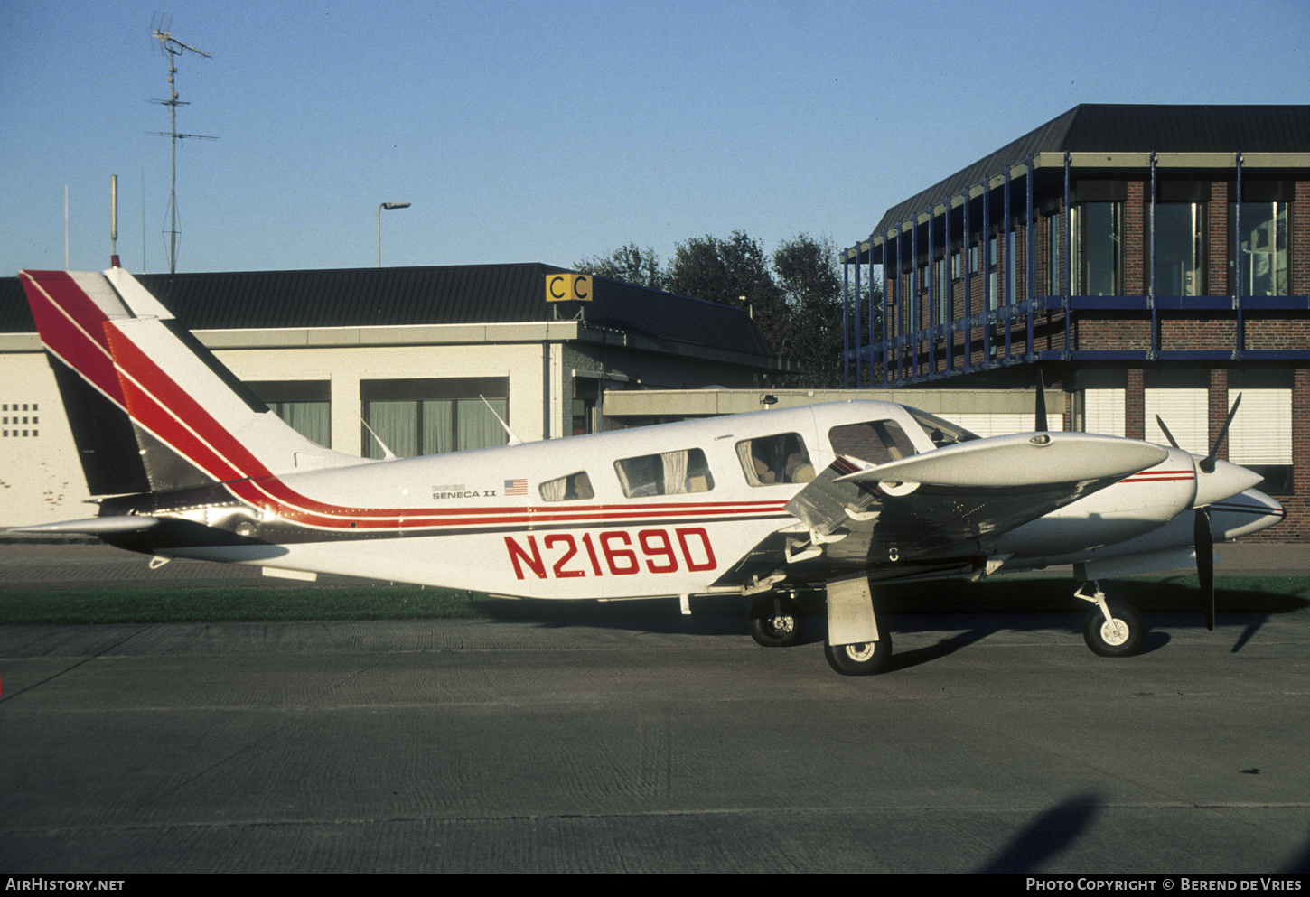 Aircraft Photo of N2169D | Piper PA-34-200T Seneca II | AirHistory.net #765267
