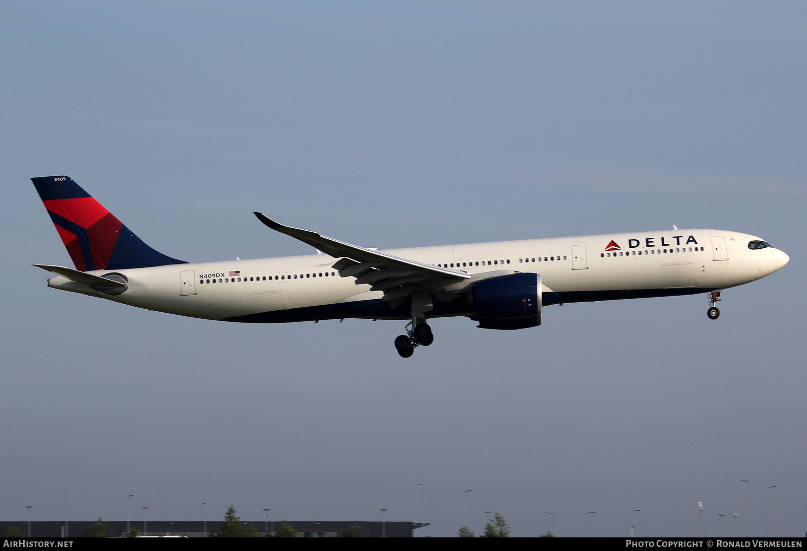Aircraft Photo of N409DX | Airbus A330-941N | Delta Air Lines | AirHistory.net #765272