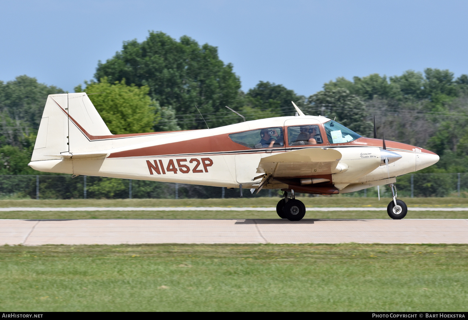 Aircraft Photo of N1452P | Piper PA-23 Apache/Seguin Geronimo | AirHistory.net #765484