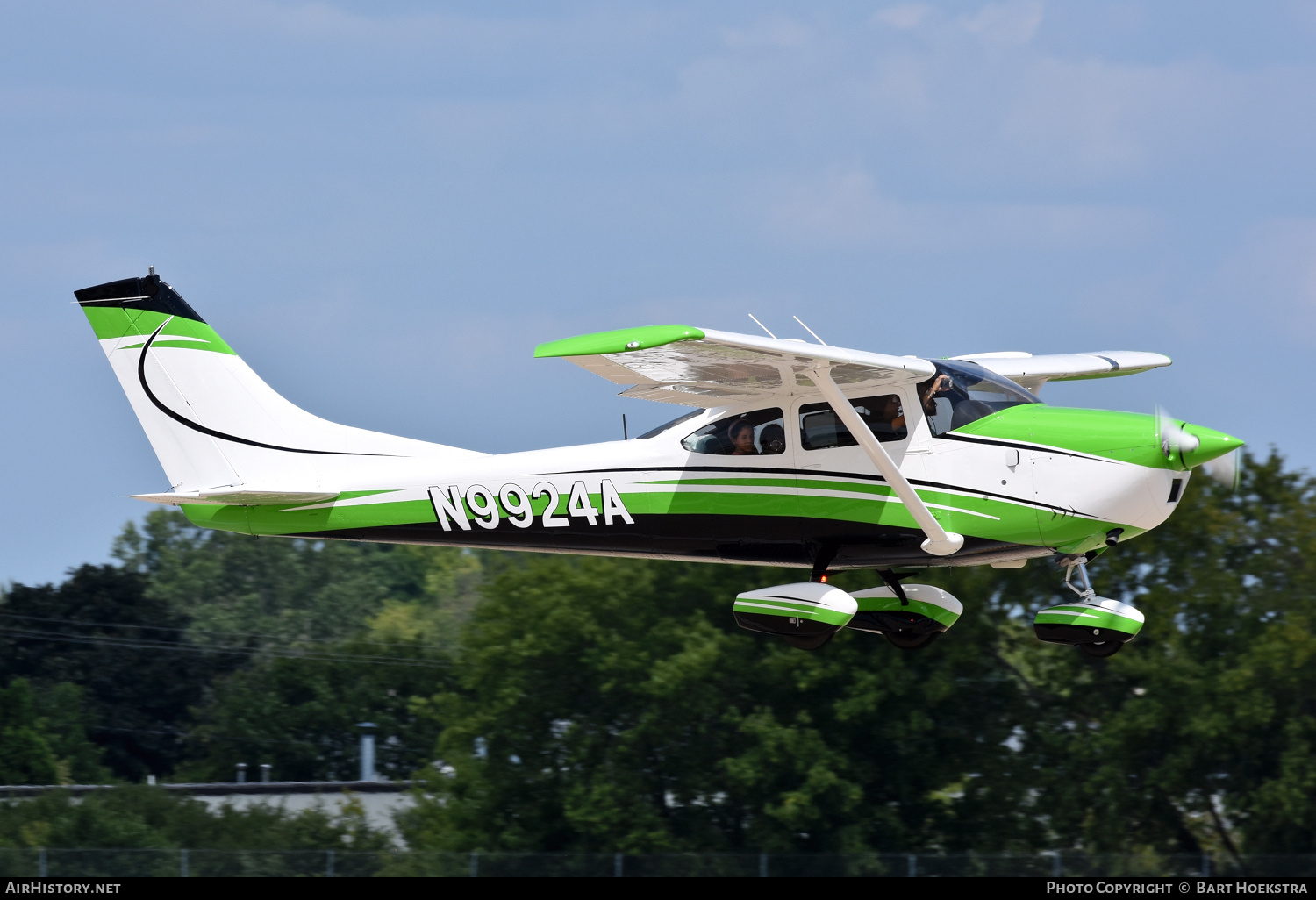 Aircraft Photo of N9924A | Cessna 182J | AirHistory.net #765570
