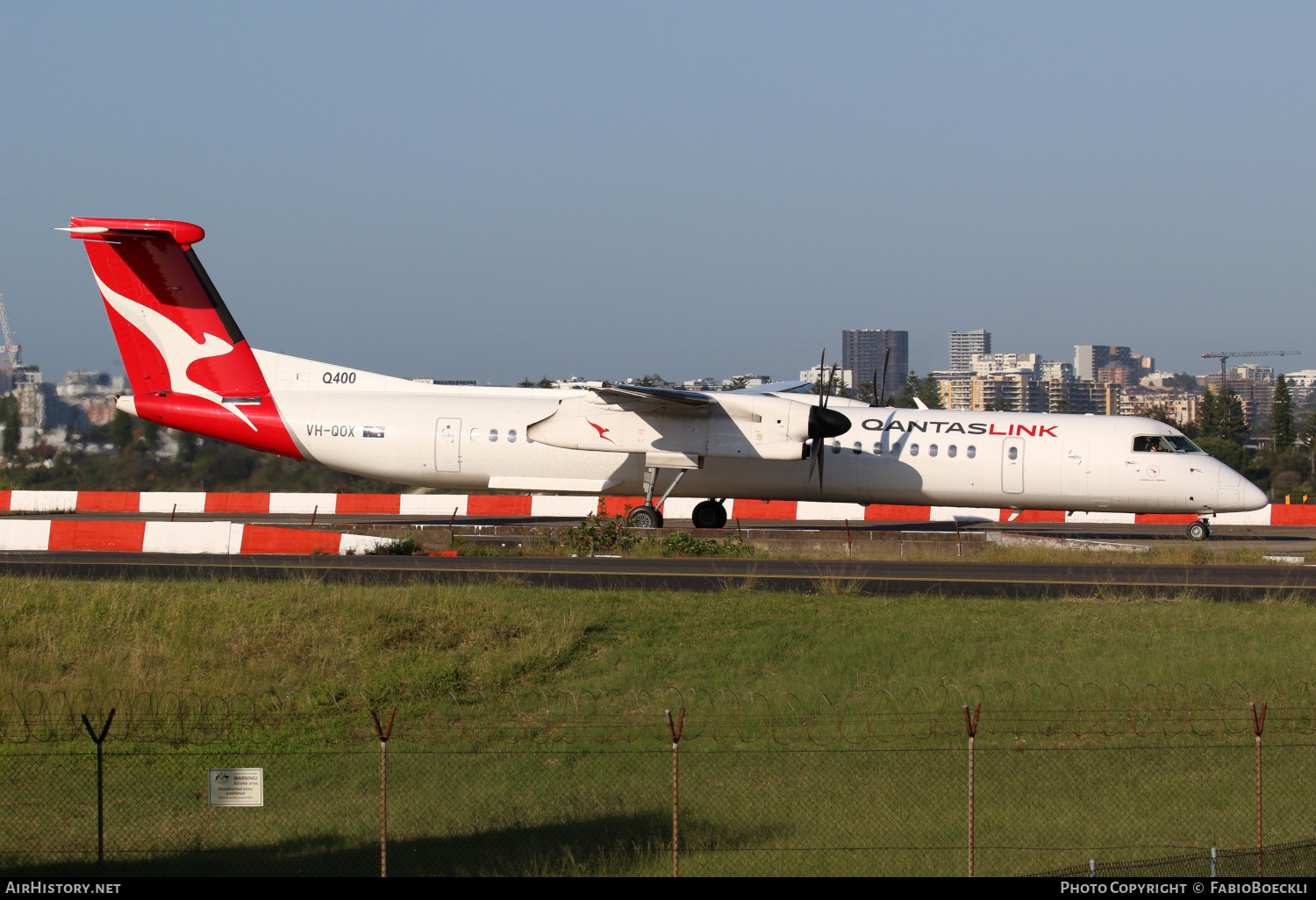 Aircraft Photo of VH-QOX | Bombardier DHC-8-402 Dash 8 | QantasLink | AirHistory.net #765706