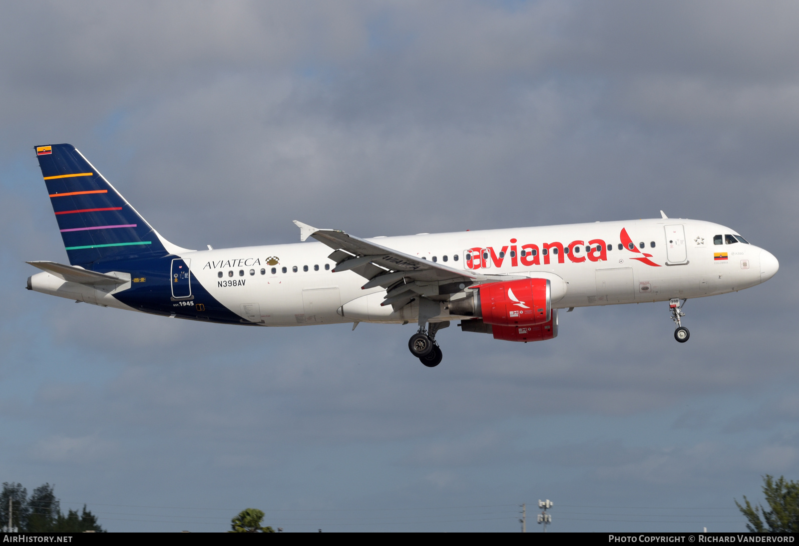Aircraft Photo of N398AV | Airbus A320-214 | Avianca | Aviateca | AirHistory.net #765740