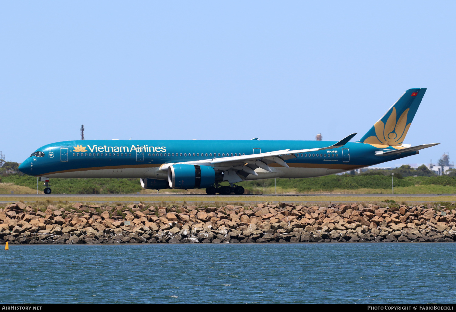 Aircraft Photo of VN-A888 | Airbus A350-941 | Vietnam Airlines | AirHistory.net #765774