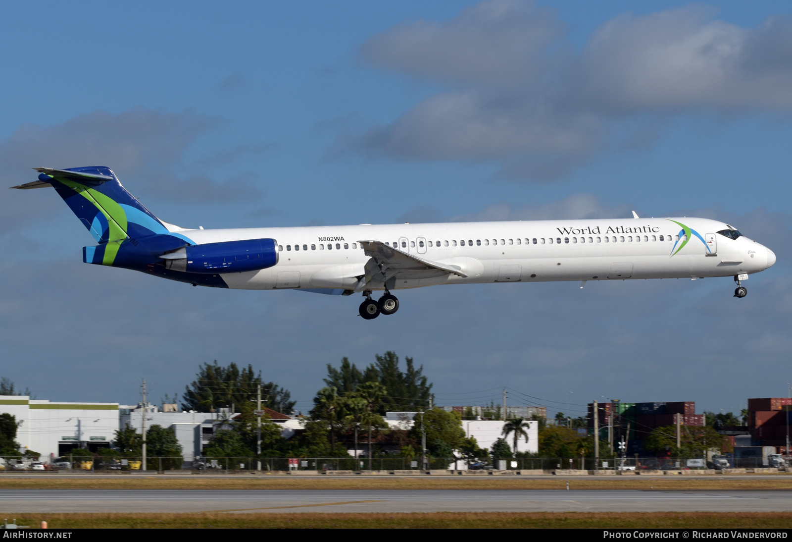 Aircraft Photo of N802WA | McDonnell Douglas MD-83 (DC-9-83) | World Atlantic Airlines | AirHistory.net #765805