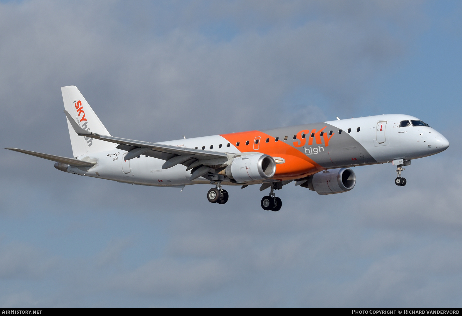 Aircraft Photo of P4-KCI | Embraer 190LR (ERJ-190-100LR) | Sky High Aviation | AirHistory.net #765813