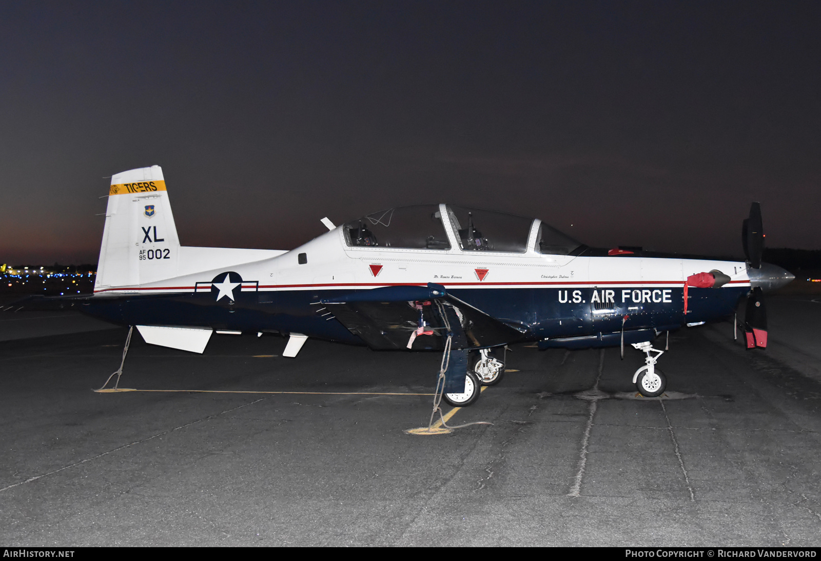 Aircraft Photo of 95-3002 | Raytheon T-6A Texan II | USA - Air Force | AirHistory.net #765957