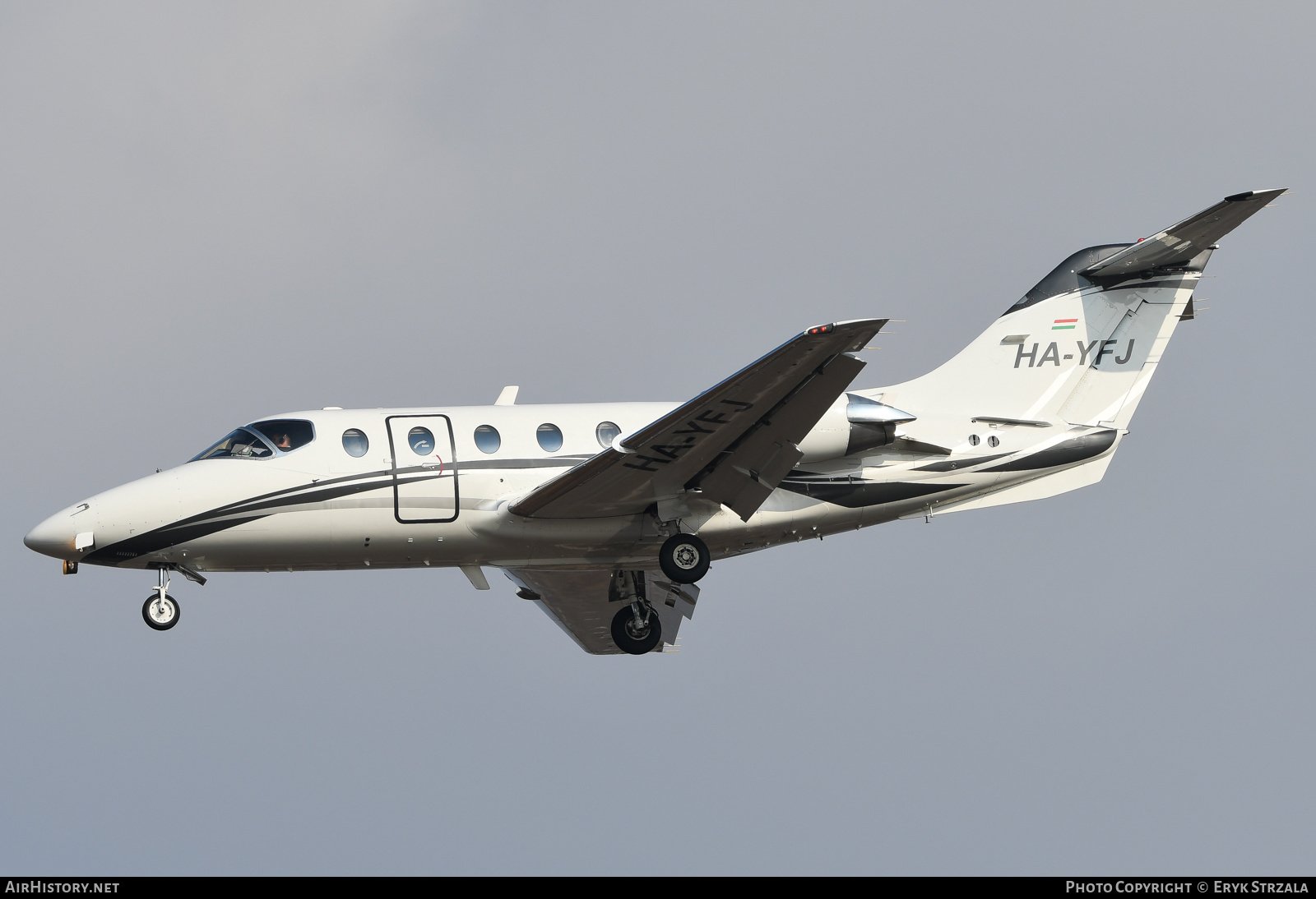 Aircraft Photo of HA-YFJ | Raytheon Beechjet 400A | AirHistory.net #766340